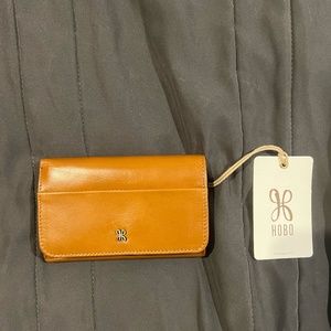 NWT HOBO Jill Trifold Wallet in Polished Leather - Truffle